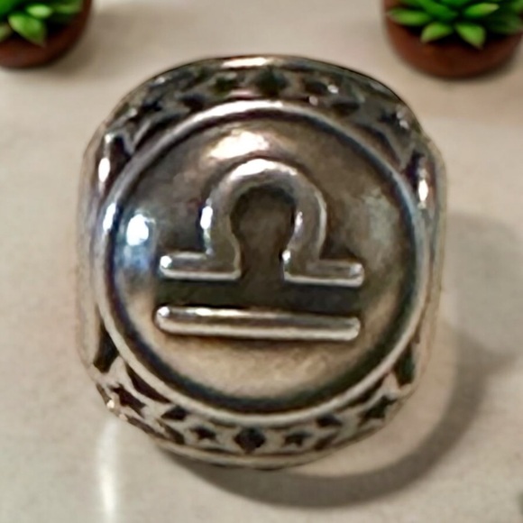 Pandora Libra Charm - Picture 2 of 3